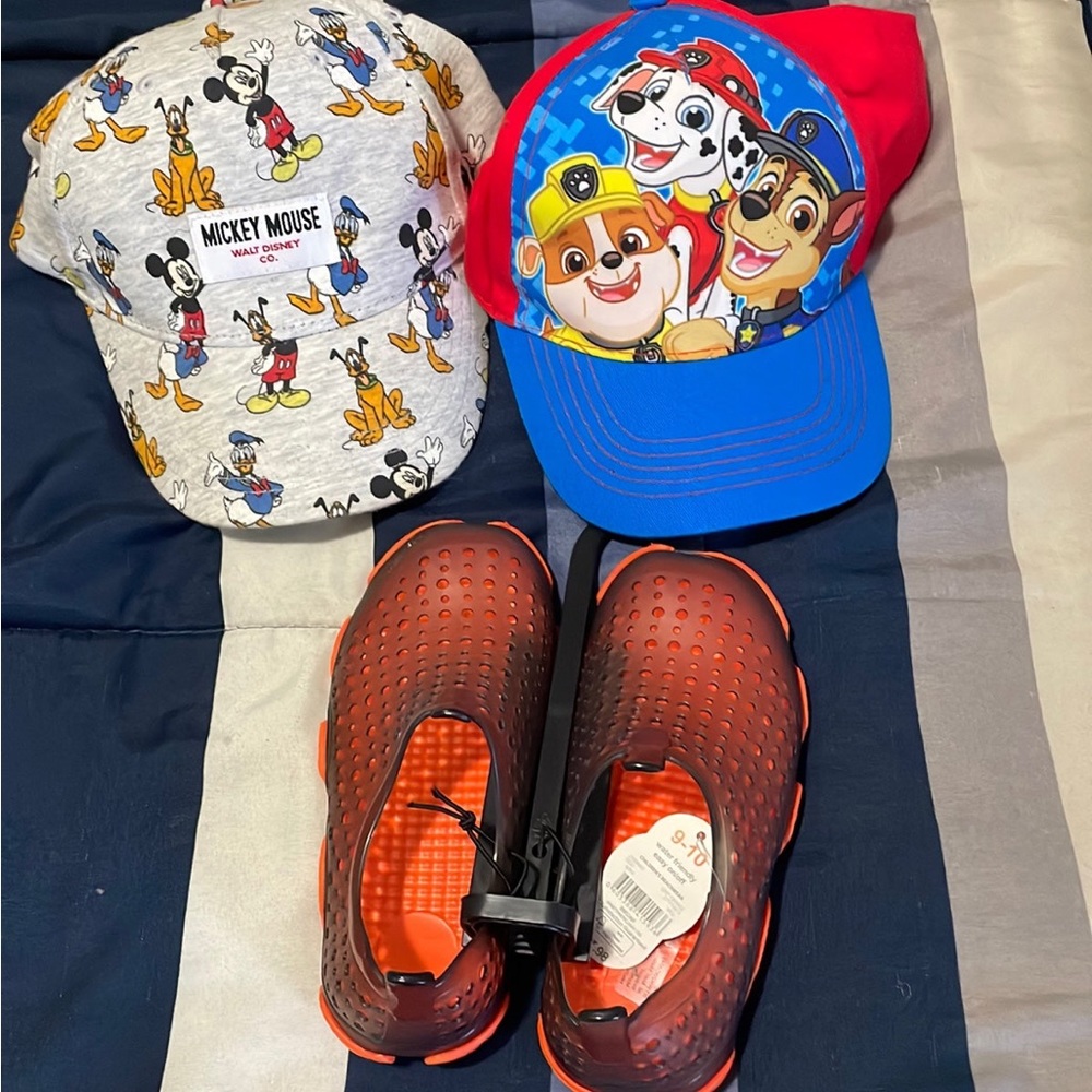 Boys Water Shoes and Hat Bundle